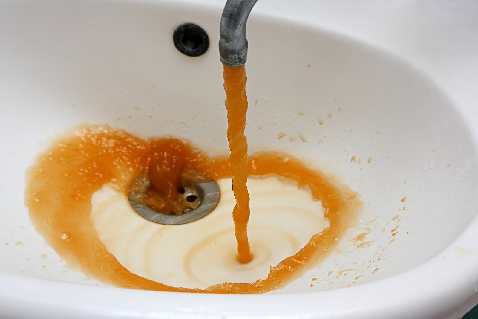 Oxidize Tannins from Water with Ozone Oxidize Tannins from Water with Ozone
