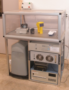 Complete ozone monitor calibration chamber